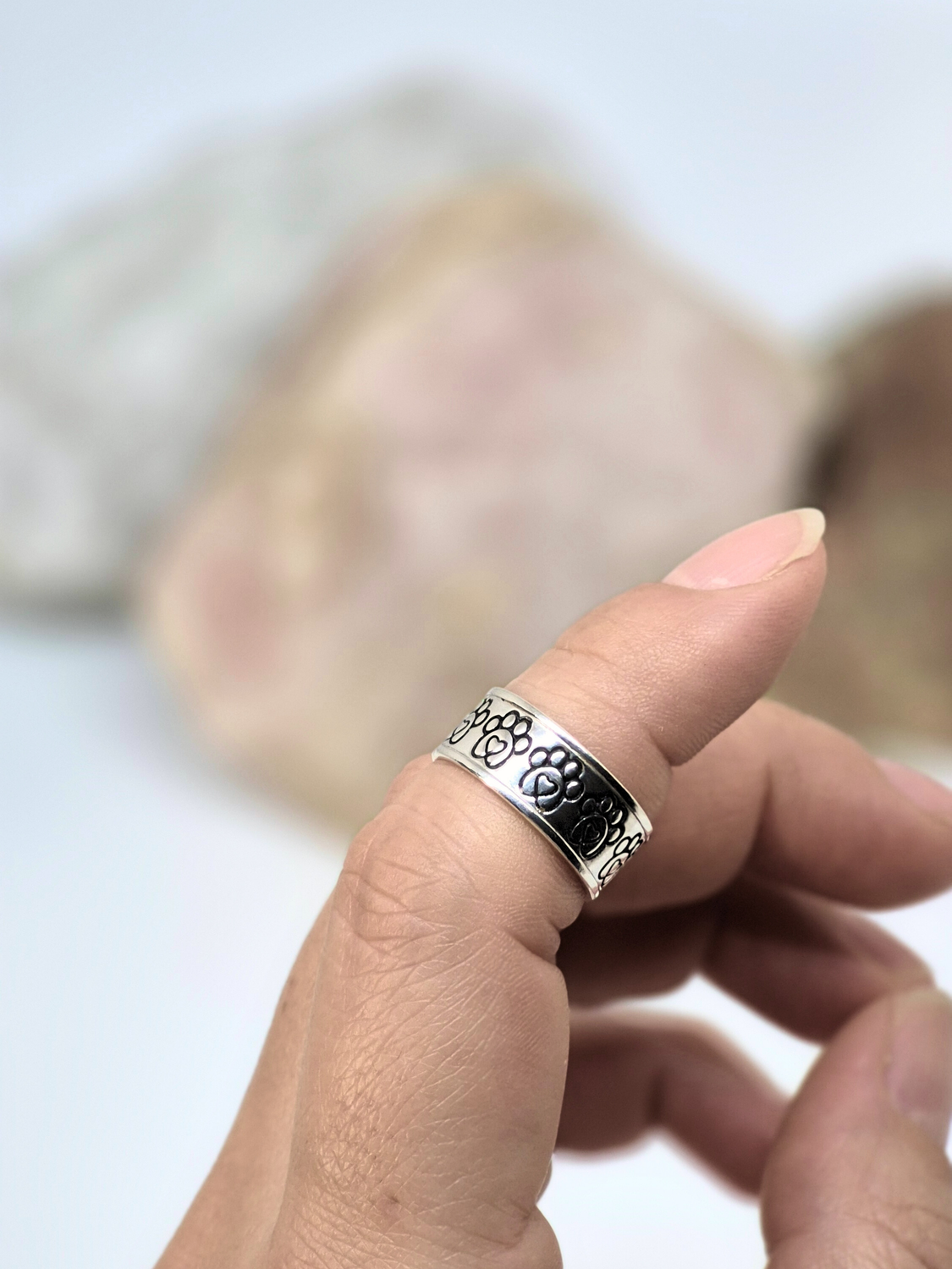 Eternal Heartfelt Paw, Anello