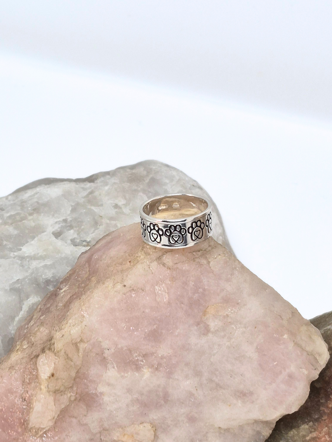 Eternal Heartfelt Paw, Anello