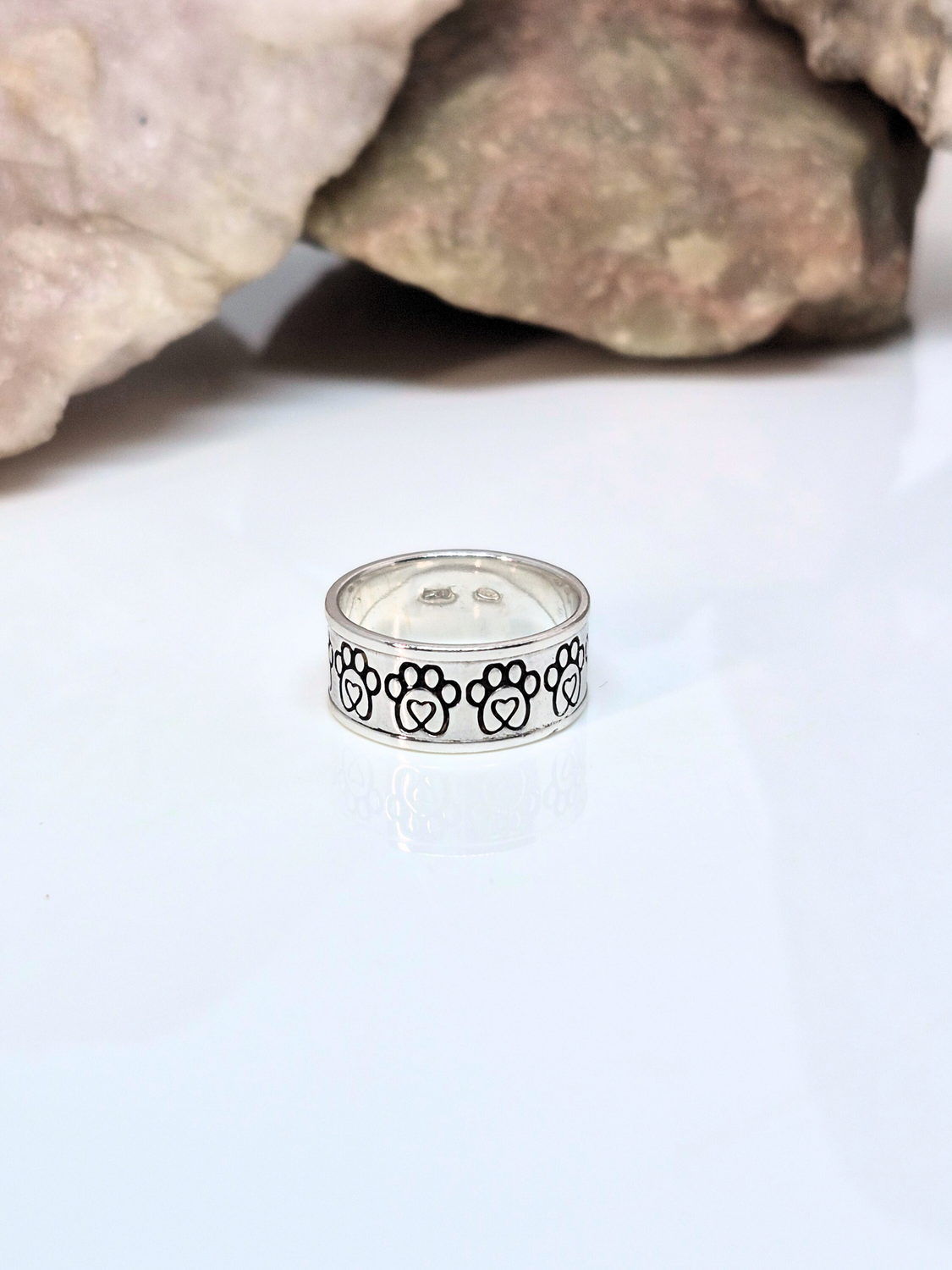 Eternal Heartfelt Paw, Anello