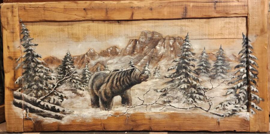 Quadro su tavole di legno vecchio dipinto a mano raffigurante un orso con paesaggio monte Pelmo 140x70 cm