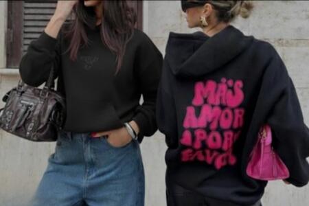 Felpa con cappuccio con stampa dietro felpata vari colori taglia unica