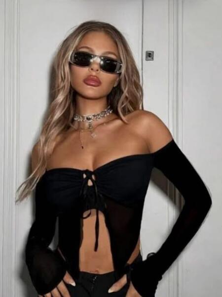 Maglia-top scollata con laccetto al seno vari colori taglia unica