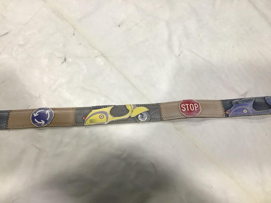 Cintura pelle Vespa con segnali stradali 