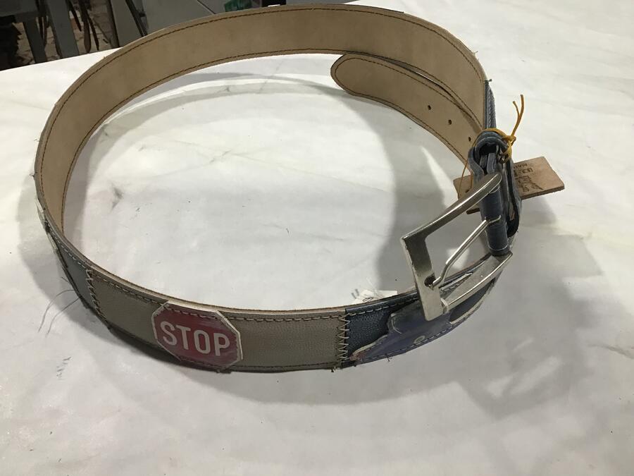 Cintura pelle Vespa con segnali stradali 