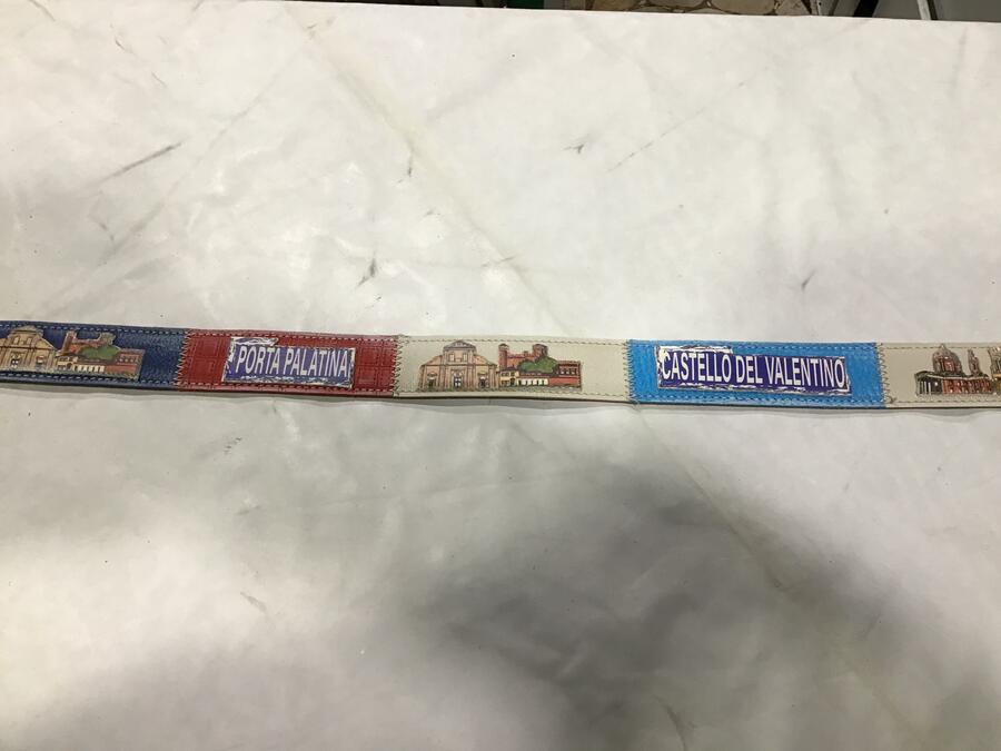 Cintura pelle Piazza San Carlo Porta Palatina Castello del Valentino numero 