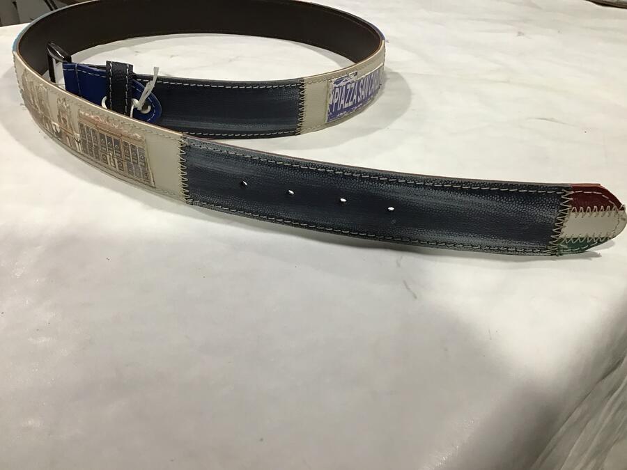 Cintura pelle Piazza San Carlo Porta Palatina Castello del Valentino numero 