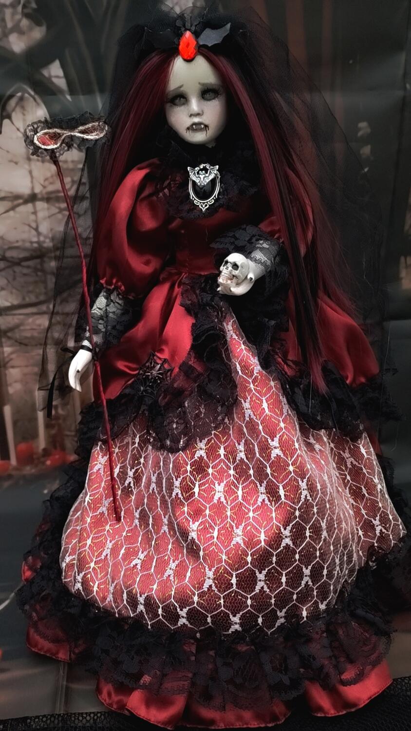 Lussiana la Vampira Disperata Bambola Artistica Emozionale