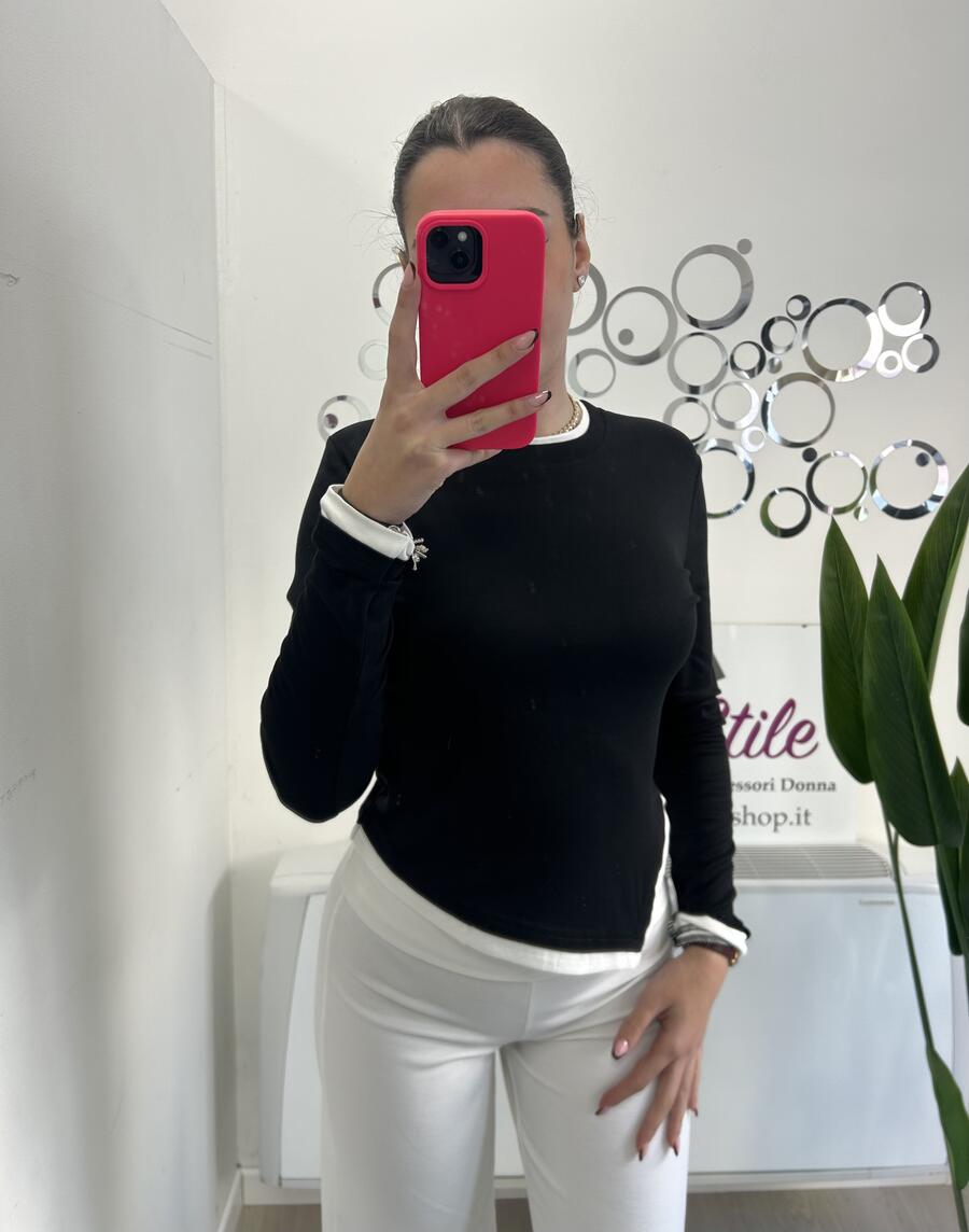 NOVITÀ Maglia in viscosa con profili a contrasto