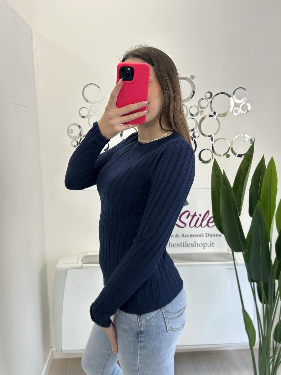 NOVITÀ Pull a costine girocollo in viscosa