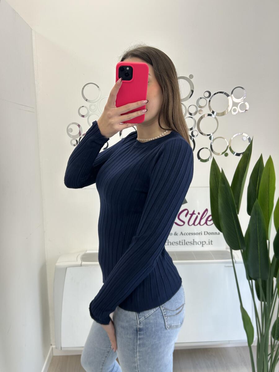 NOVITÀ Pull a costine girocollo in viscosa