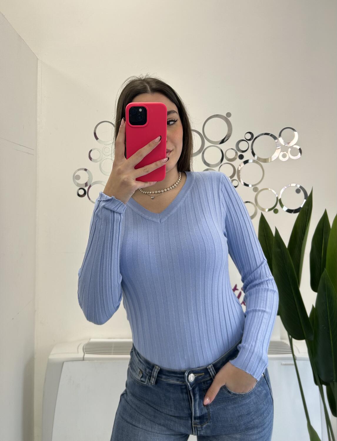 NOVITÀ Pull a costine scollo a V in viscosa