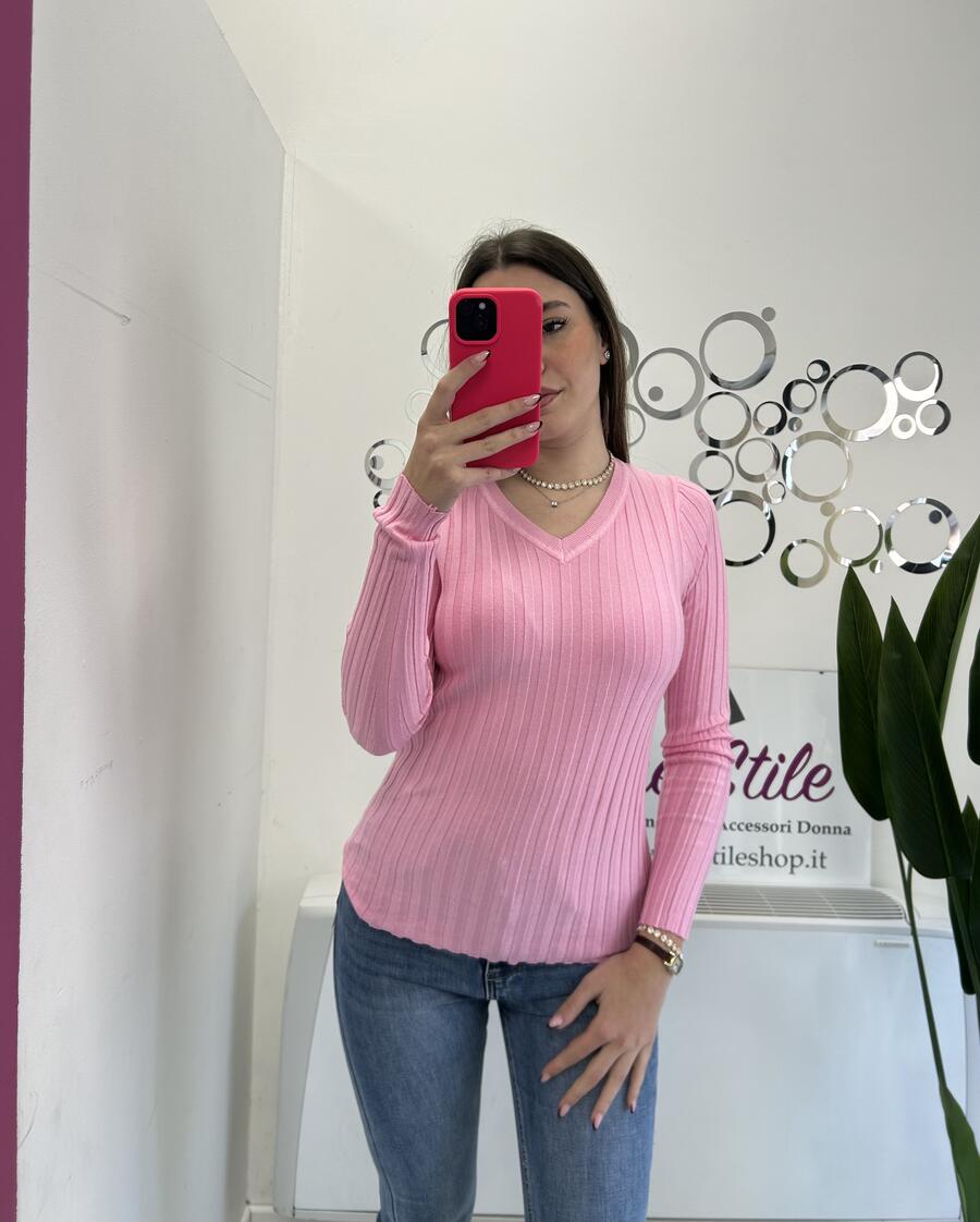 NOVITÀ Pull a costine scollo a V in viscosa