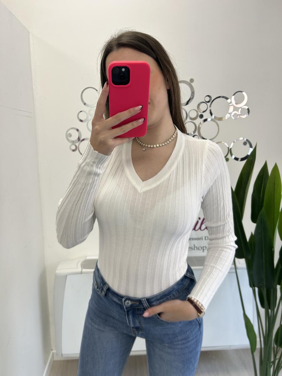 NOVITÀ Pull a costine scollo a V in viscosa