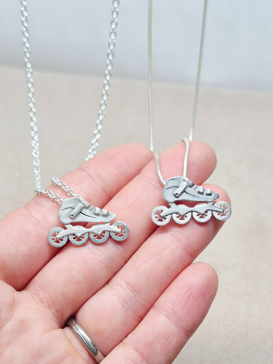 Pattino da Corsa, Ciondolo