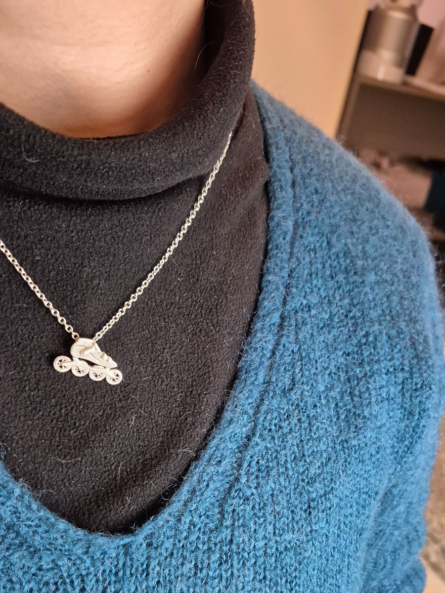 Pattino da Corsa, Ciondolo