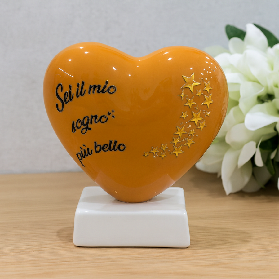 Spago di Terra – Cuore arancione in ceramica con frase romantica