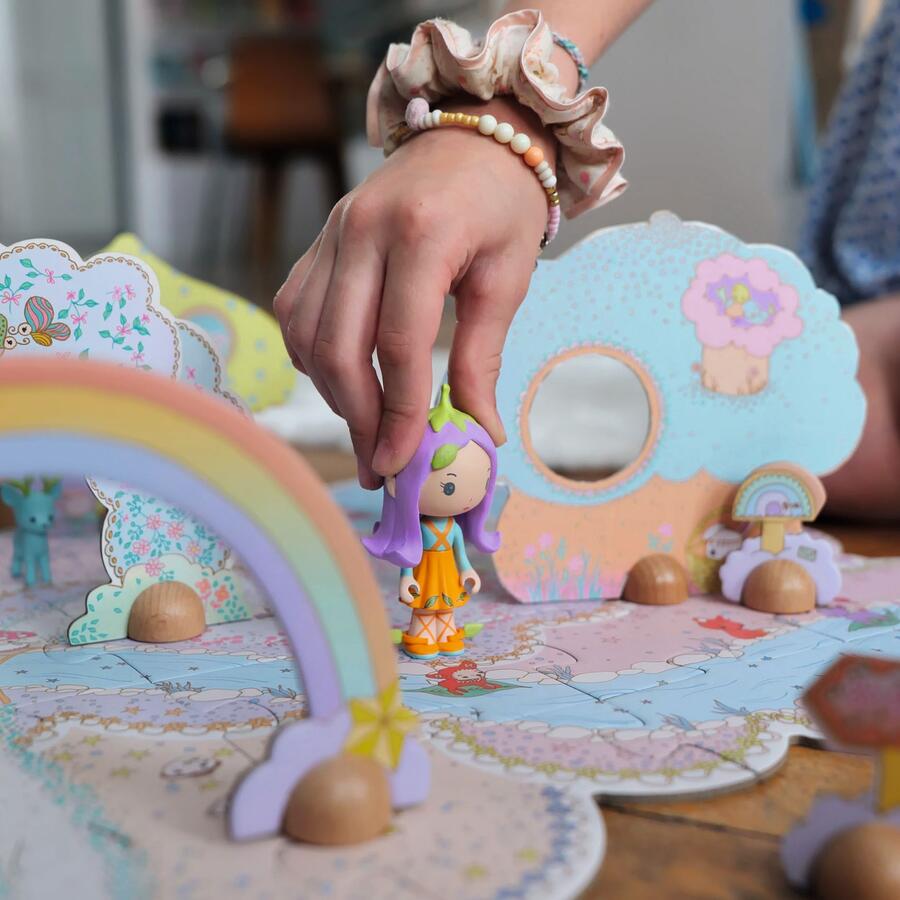 Tinily - Puzzle scenario con personaggio