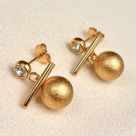 Orecchini Sfera Dorata Eleganza Minimalista