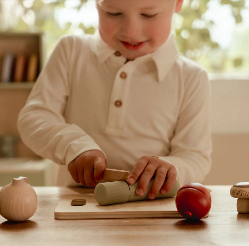 Verdura in legno da tagliare