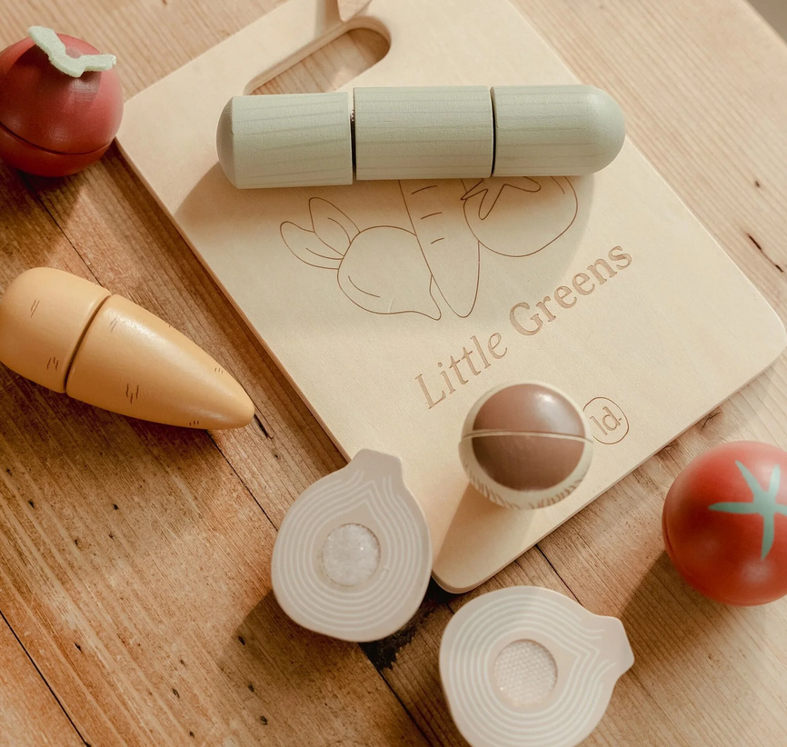 Verdura in legno da tagliare