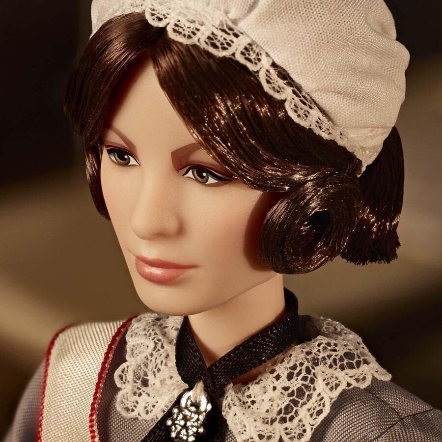 Barbie Inspiring Women Florence Nightingale - Mattel - GHT87