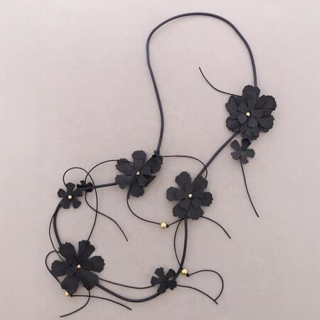 Collana Lunga Gomma Fiori Schiuma
