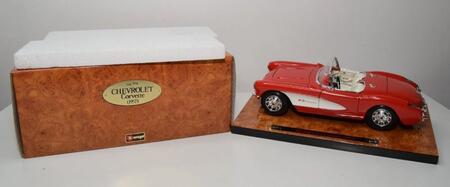 B39 1:18 BBURAGO BURAGO 3724 CHEVROLET CORVETTE 1957 ROSSO CON BIANCO 