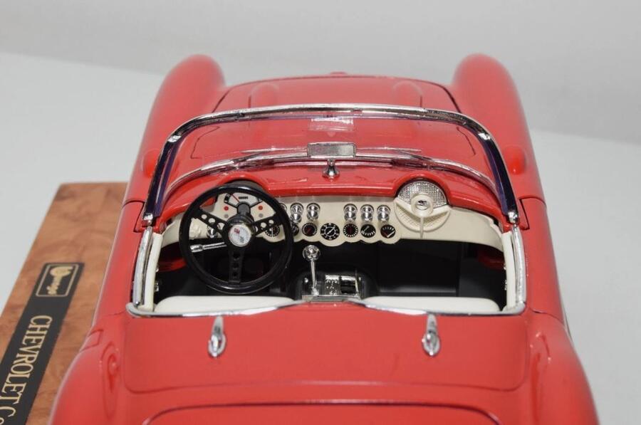 B39 1:18 BBURAGO BURAGO 3724 CHEVROLET CORVETTE 1957 ROSSO CON BIANCO 