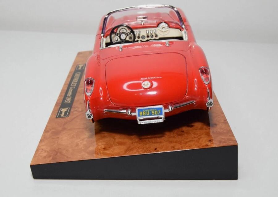 B39 1:18 BBURAGO BURAGO 3724 CHEVROLET CORVETTE 1957 ROSSO CON BIANCO 