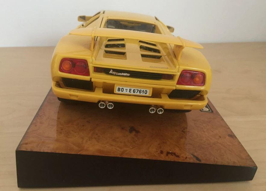 BBURAGO LAMBORGHINI DIABLO (1990) GIALLA. COD. 3741 1/18