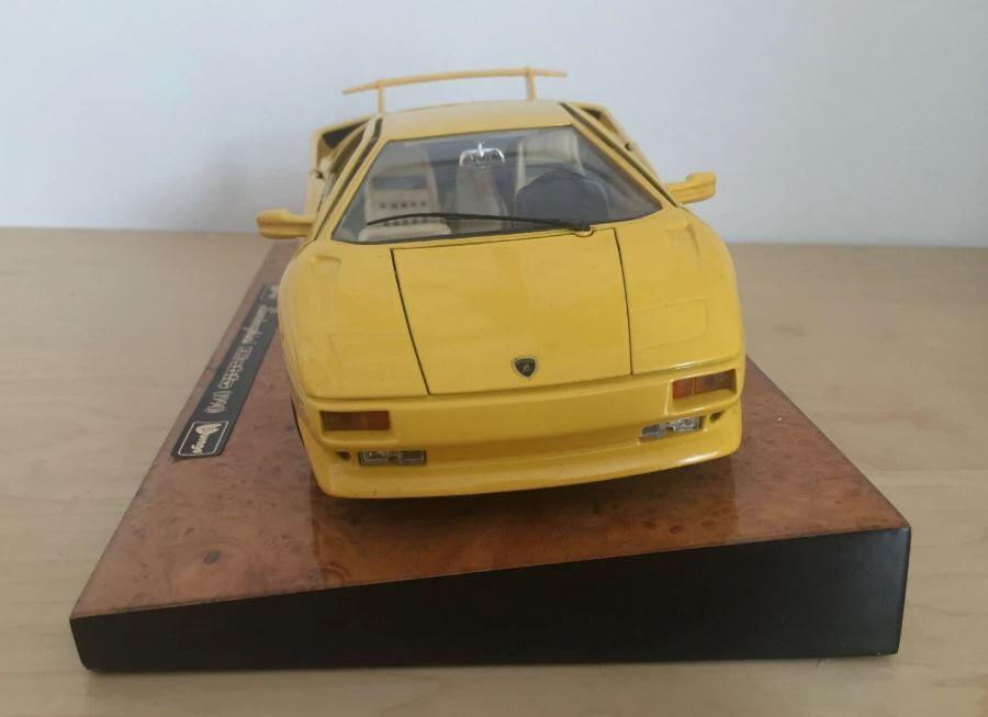 BBURAGO LAMBORGHINI DIABLO (1990) GIALLA. COD. 3741 1/18