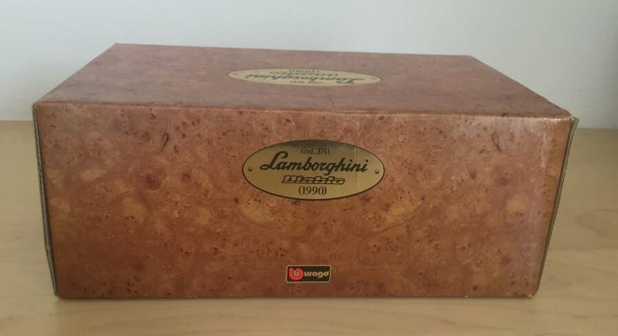 BBURAGO LAMBORGHINI DIABLO (1990) GIALLA. COD. 3741 1/18