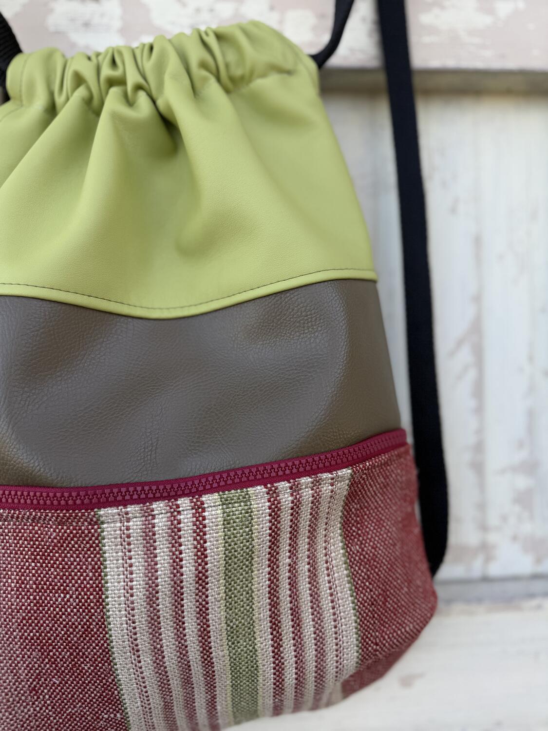 Zaino righe rosse e verde mela 