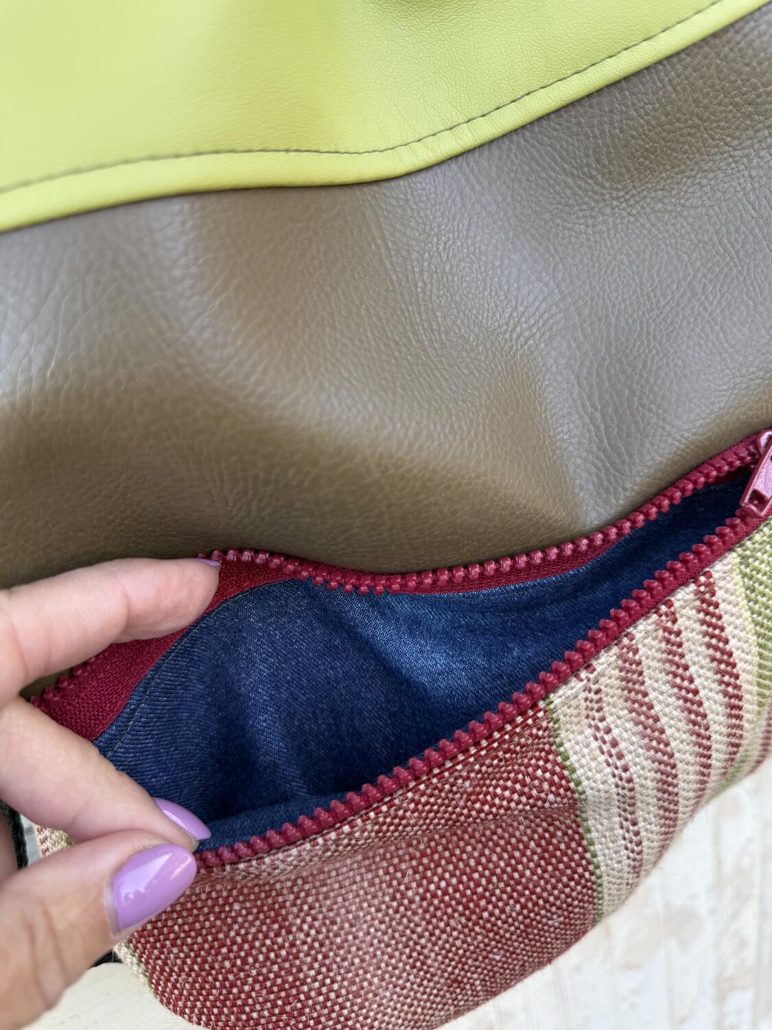 Zaino righe rosse e verde mela 