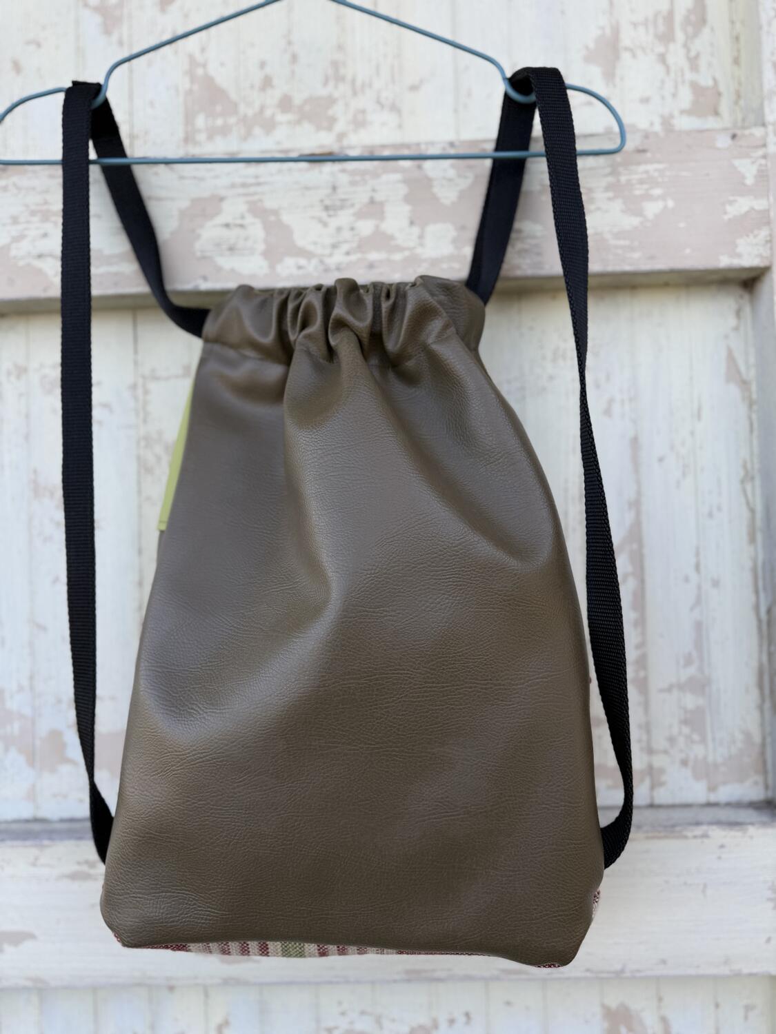 Zaino righe rosse e verde mela 