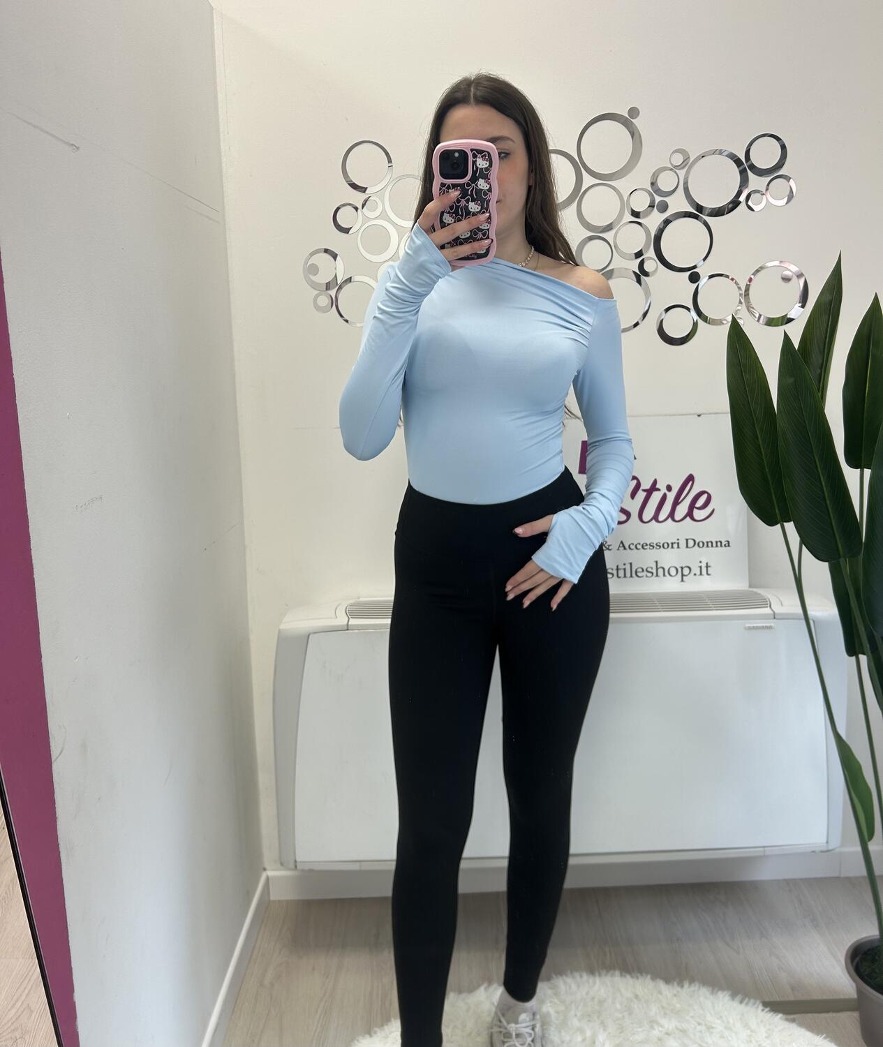 NOVITÀ Body scollo asimmetrico con foro al pollice