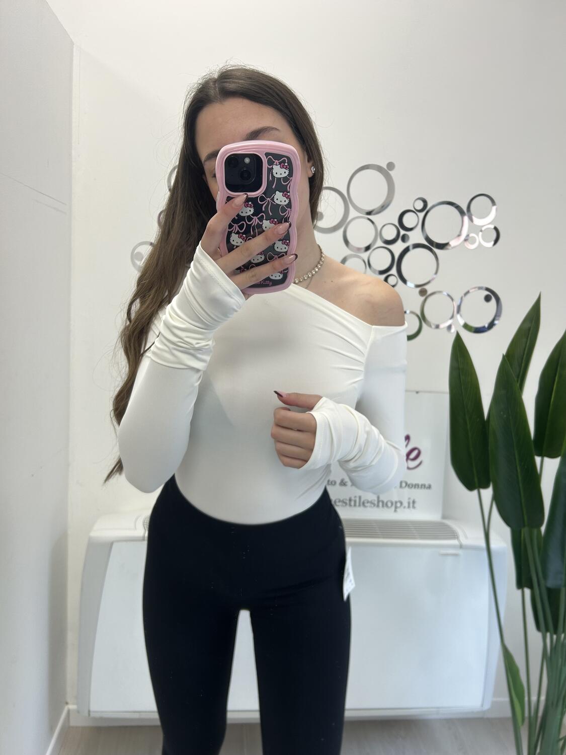 NOVITÀ Body scollo asimmetrico con foro al pollice