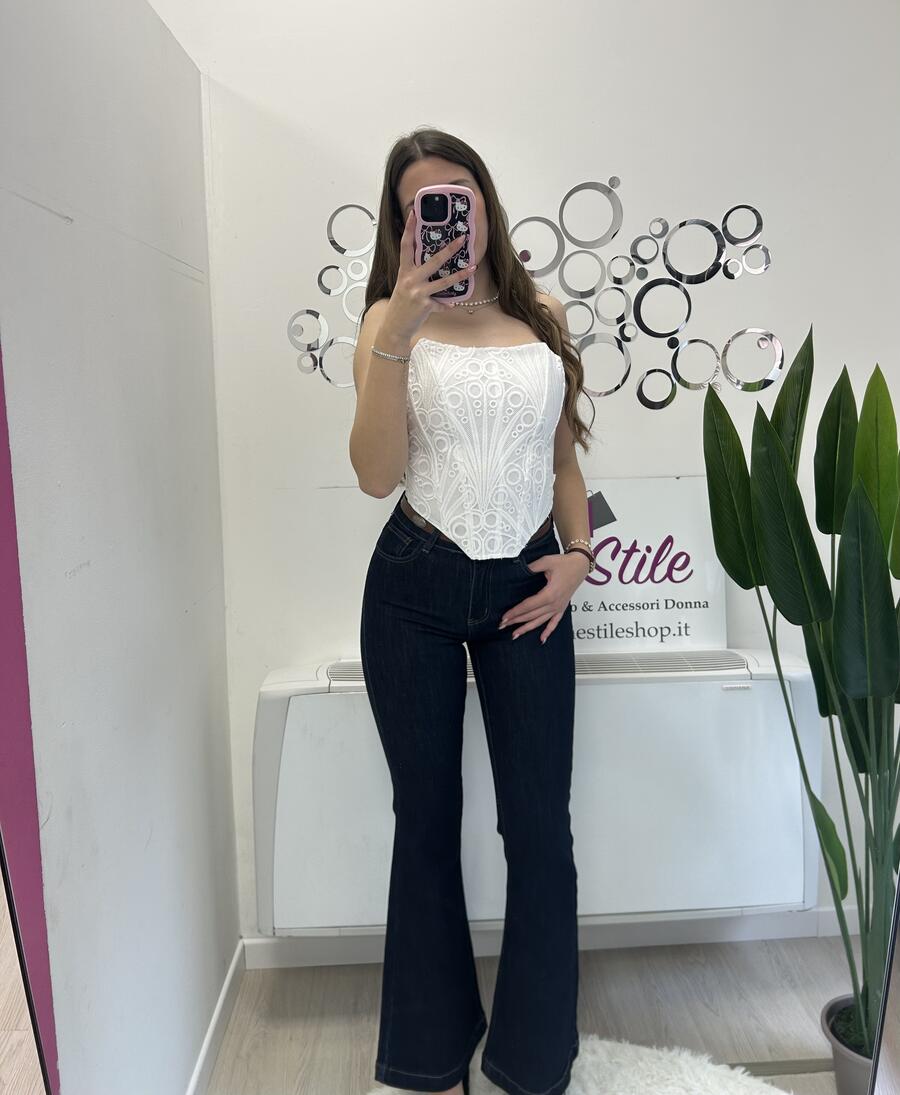 NOVITÀ Jeans a zampa lavaggio scuro con cintura