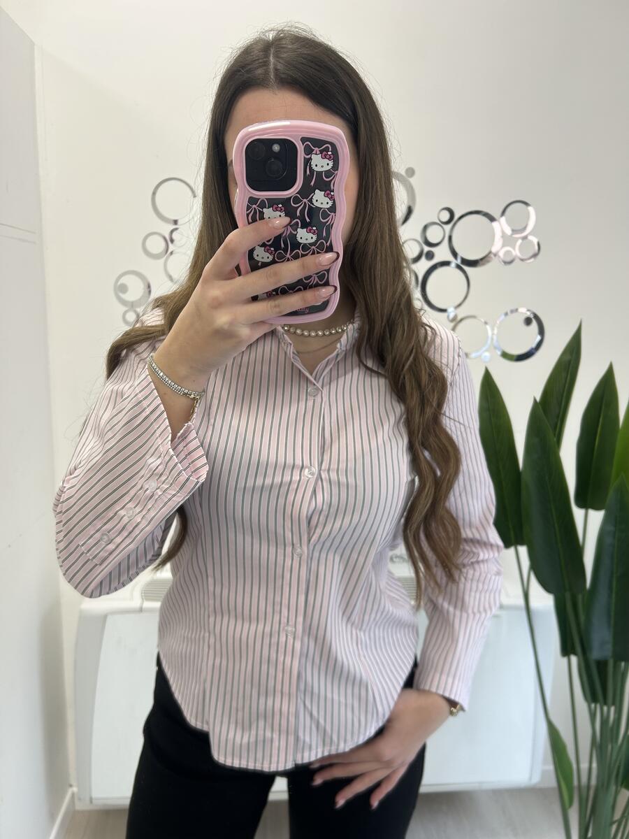 NOVITÀ Camicia a righe sciancrata in cotone