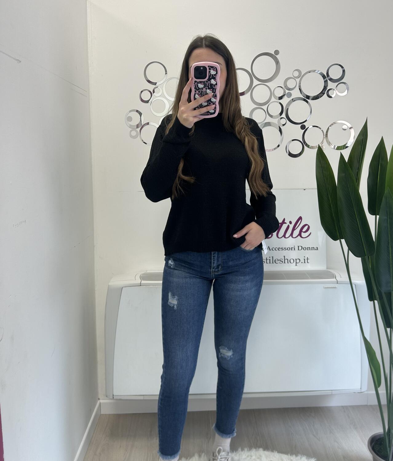 NOVITÀ Jeans skinny scuro taglio vivo e strappetti