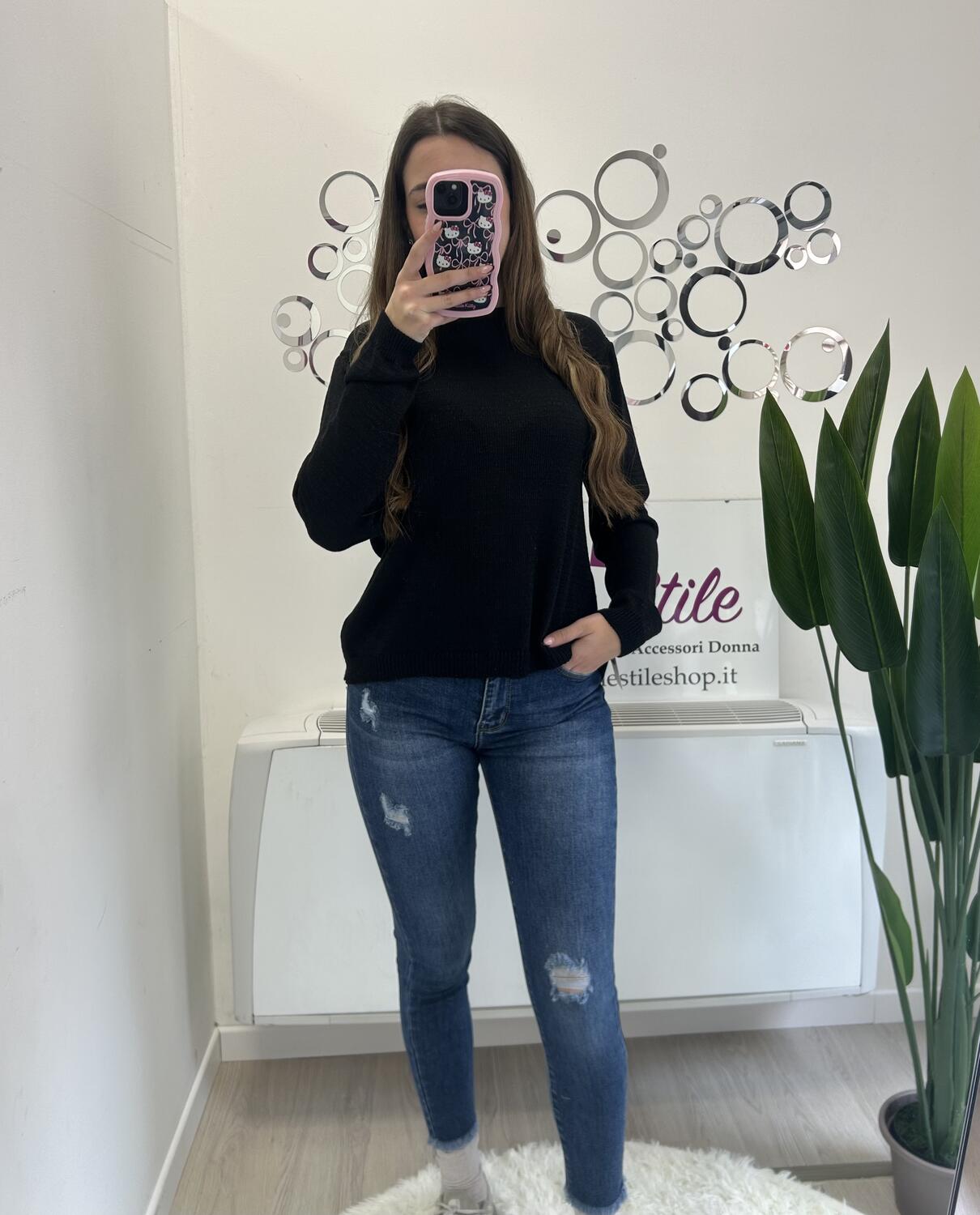 NOVITÀ Jeans skinny scuro taglio vivo e strappetti