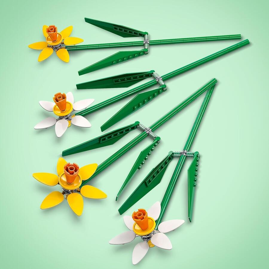 LEGO Botanicals Narcisi - Set di Fiori Finti per Bambine e Bambini 8+ Anni, Costruisci ed Esponi un Bouquet come Decorazione di Casa, Regalo per Donna, Uomo, Ragazza o Ragazzo - 40747