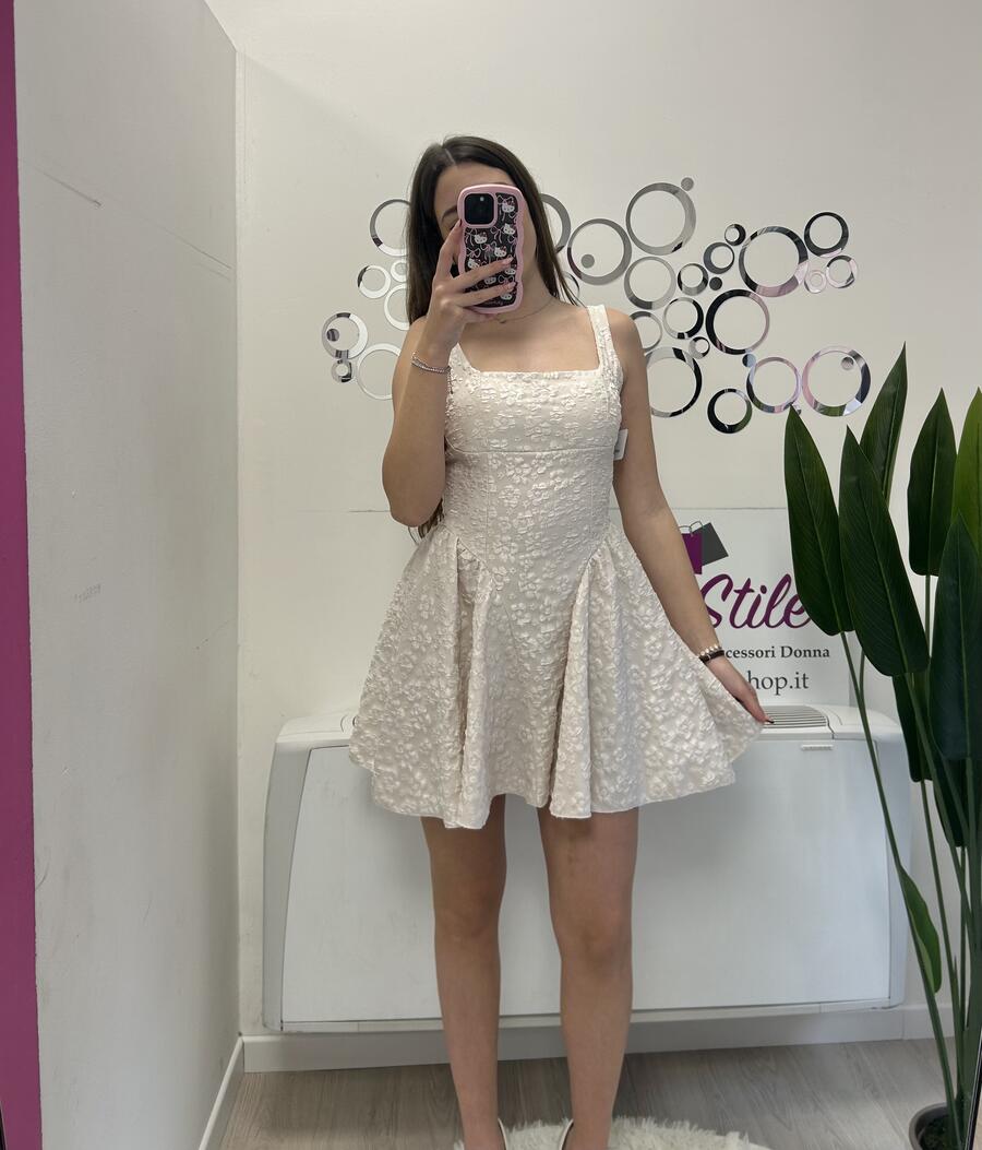 NOVITÀ Abitino ricamato con gonna a ruota