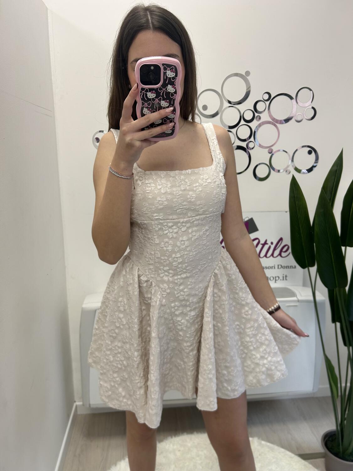 NOVITÀ Abitino ricamato con gonna a ruota