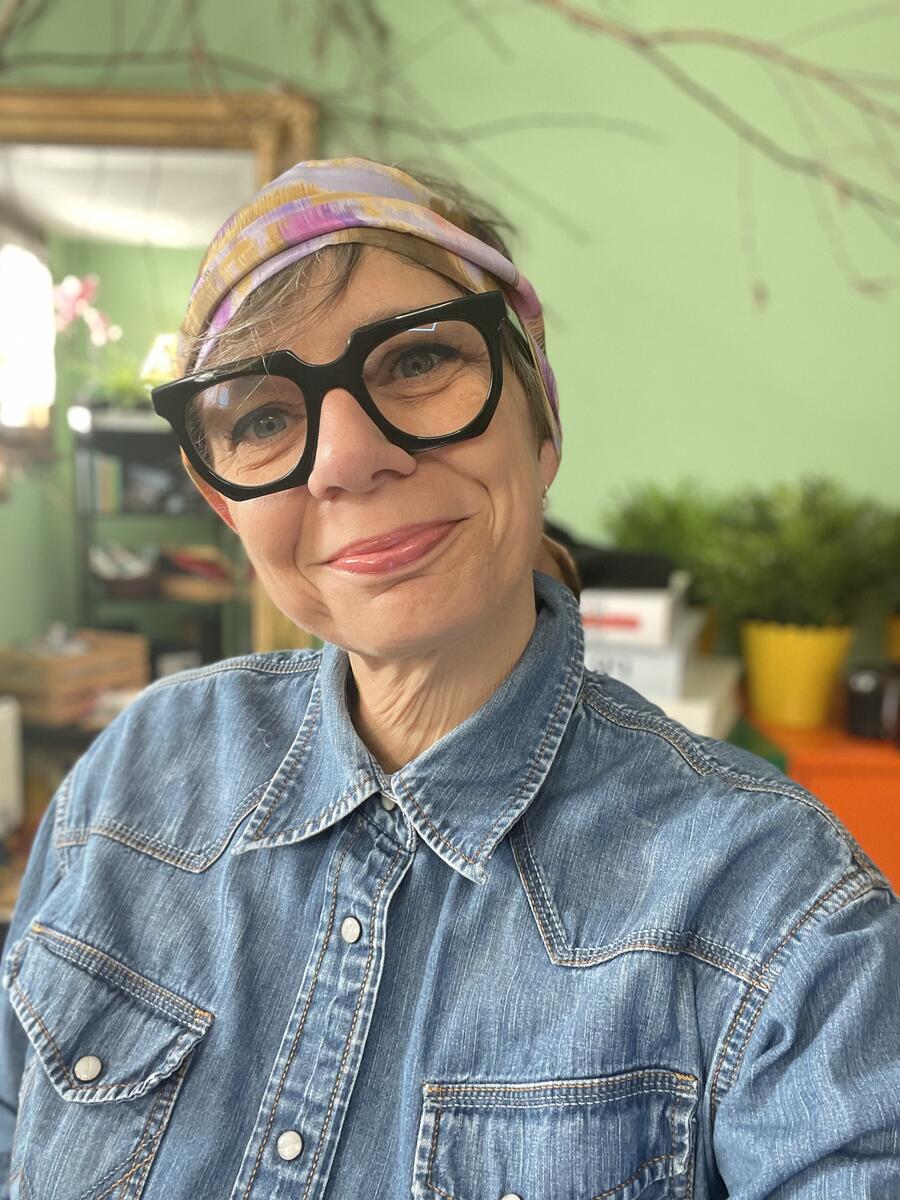 Sciarpa fiori sfumature di grigio 