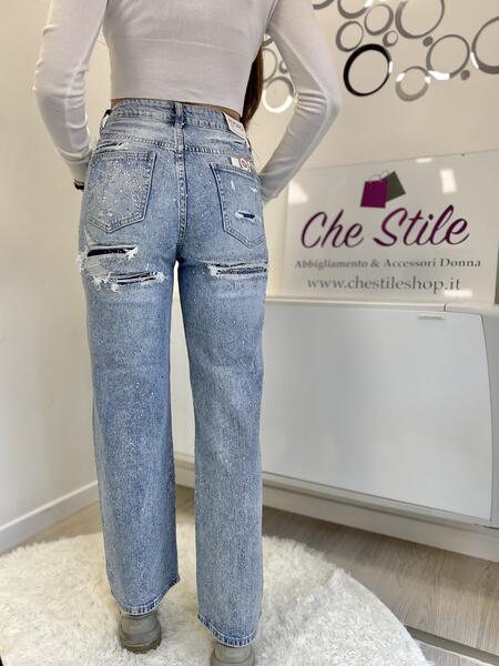 NOVITÀ Jeans straight leg strappi e brillantini