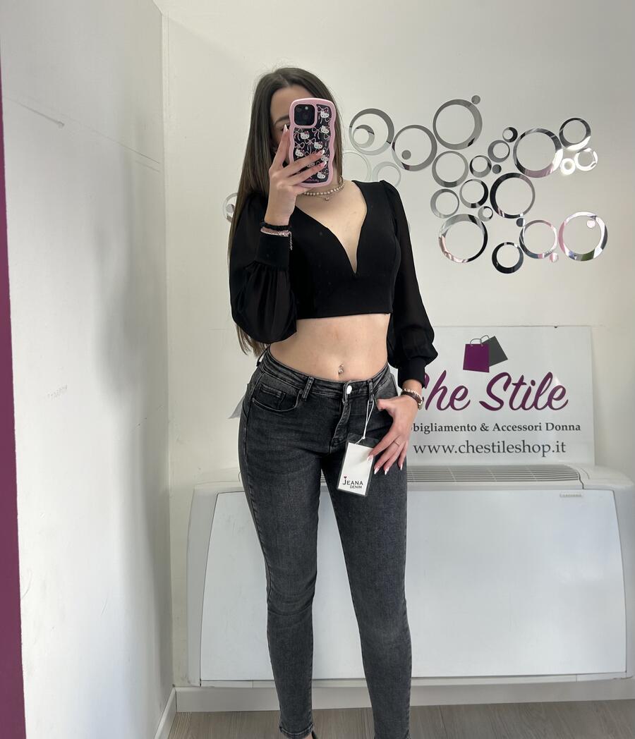 NOVITÀ Top scollo a cuore e fiocco sulla schiena 