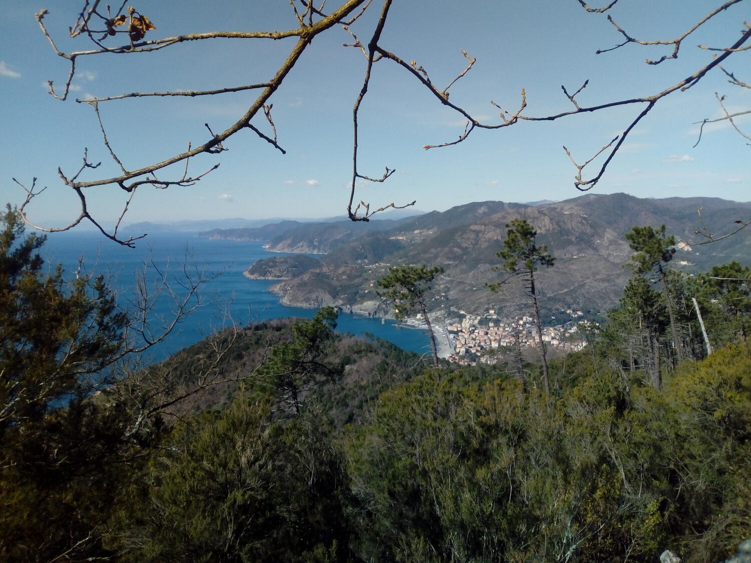 TRA MARE E MONTI - Levanto.  Escursione su richiesta
