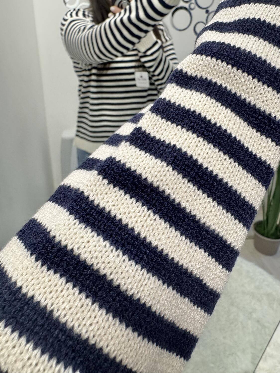 NOVITÀ Pull girocollo a righe