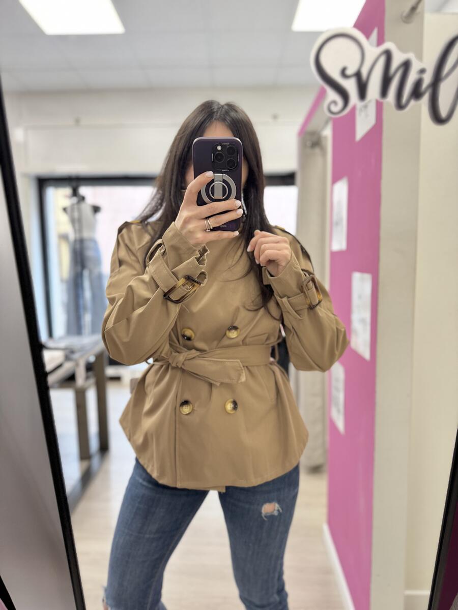 NOVITÀ Trench corto con cintura